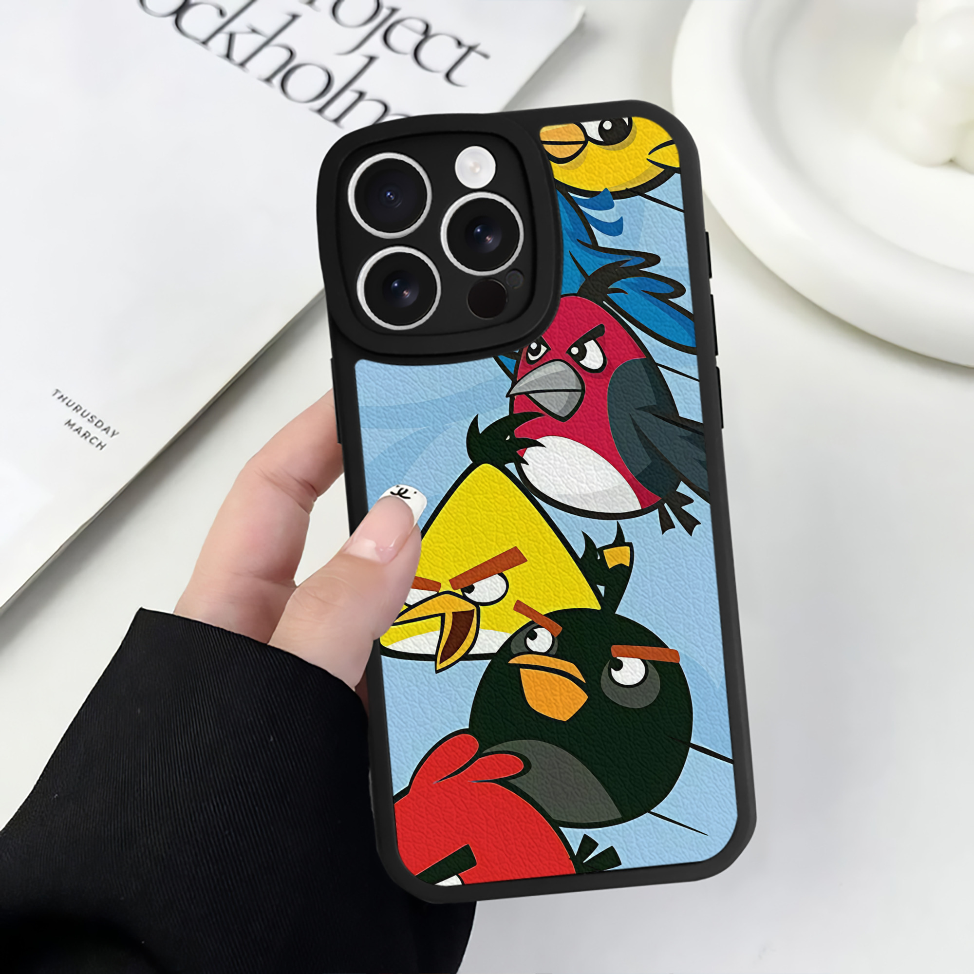 （画像用） Angry Birds アングリーバード 【iPhone 16シリーズ対応】シリコンスマホケース（レザー調） 材質：シリコン